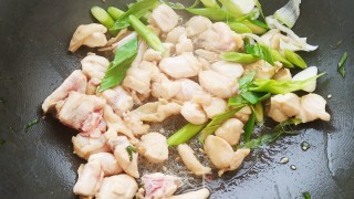 蔬菜咖喱鸡的做法步骤：6