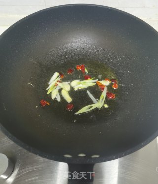 黄瓜鸡蛋炒香干的做法步骤：6