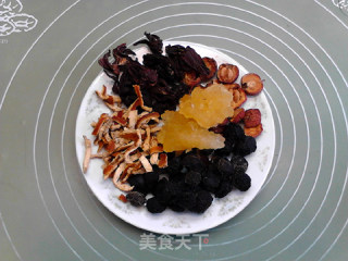 陈皮桂花洛神酸梅汤的做法步骤：1