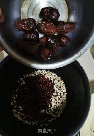 红豆薏米红枣水的做法步骤：6