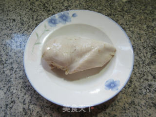 黑木耳黄瓜拌鸡胸肉的做法步骤：4