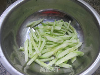 黑木耳黄瓜拌鸡胸肉的做法步骤：10