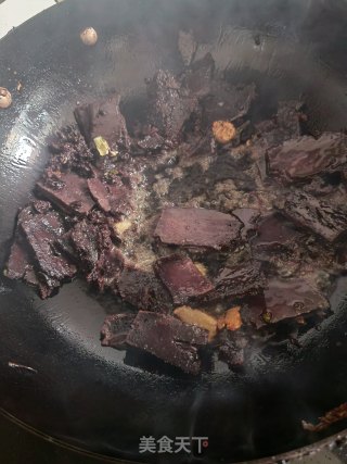 蒜香血粑的做法步骤：4