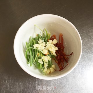蛋皮拌豆芽的做法步骤：4