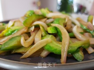 炒苦瓜洋葱的做法步骤：5