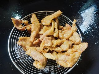 蒜香炸五花肉的做法步骤：6