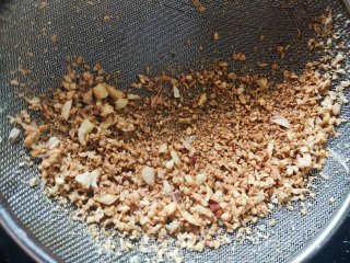 蒜香炸五花肉的做法步骤：7