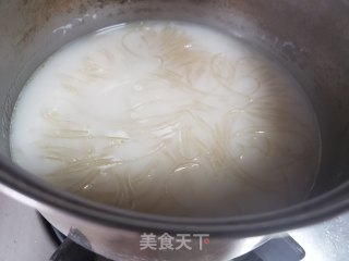 鲫鱼粉汤的做法步骤：7