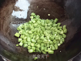 豆角蛋炒饭的做法步骤：3