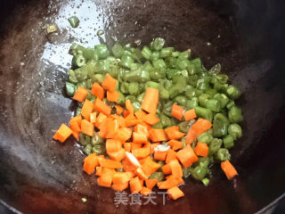 豆角蛋炒饭的做法步骤：5