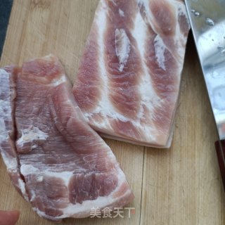 酸包菜烧肉片的做法步骤：1