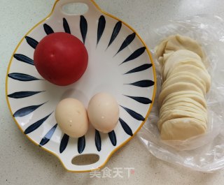 番茄鸡蛋蒸包的做法步骤：1