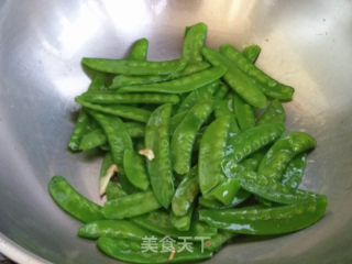 鸡蛋炒荷兰豆的做法步骤：5
