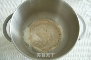 一发低脂全麦汉堡胚的做法步骤：2