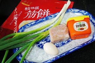 京酱肉丝的做法步骤：1