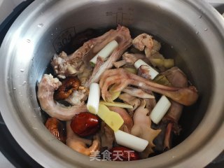 清炖鸡汤的做法步骤：4