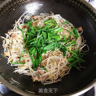 豆芽炒肉的做法步骤：5