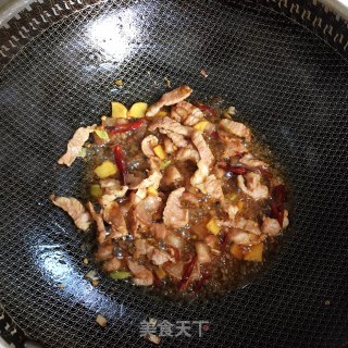 杏鲍菇炒肉的做法步骤：5