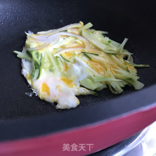 黄瓜洋葱鸡蛋饼的做法步骤：7