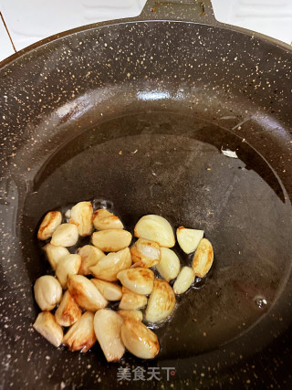 蒜香黑椒鸡肉粒的做法步骤：3