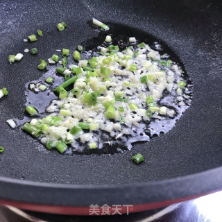 蒜蓉炒青菜的做法步骤：4