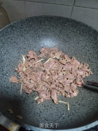 香芹洋葱炒羊肉的做法步骤：11
