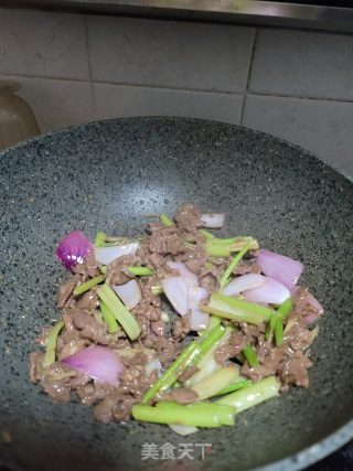 香芹洋葱炒羊肉的做法步骤：13