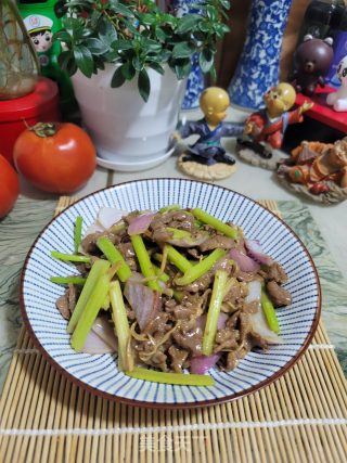 香芹洋葱炒羊肉的做法步骤：14