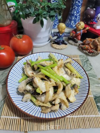 香芹炒鱼片的做法步骤：10