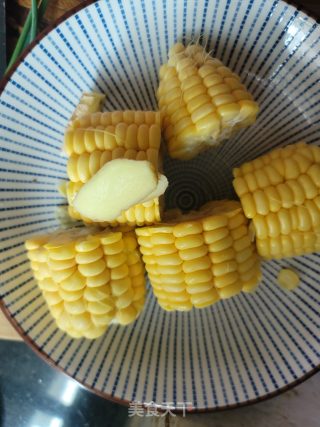 玉米虫草花煲乌鸡汤的做法步骤：6