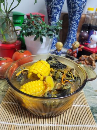 玉米虫草花煲乌鸡汤的做法步骤：13