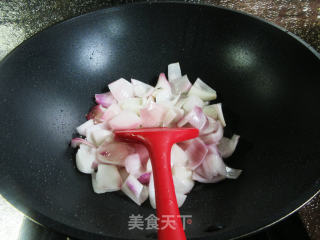 黑木耳煎鸡蛋炒洋葱的做法步骤：7