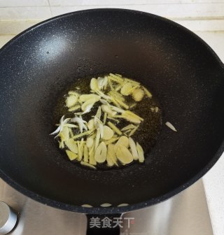 香菜梗炒牛肉的做法步骤：8