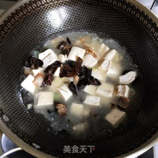 油菜木耳豆腐汤的做法步骤：3