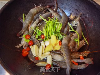 白灼虾的做法步骤：4