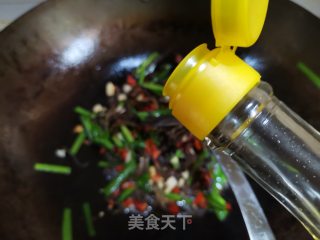 韭菜炒牛百叶的做法步骤：9