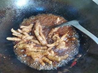 香辣鸡爪的做法步骤：9