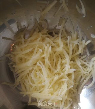 炝拌土豆丝的做法步骤：6