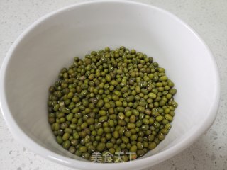 绿豆汤的做法步骤：1