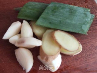 红烧小平鱼的做法步骤：2
