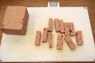 快手解馋的午餐肉酥皮卷的做法步骤：3