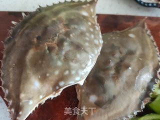 梭子蟹炒青椒的做法步骤：2