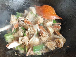 梭子蟹炒青椒的做法步骤：12