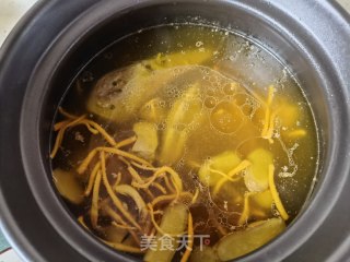 虫草花鸭汤的做法步骤：11