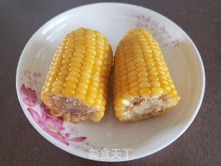 玉米粒炒洋葱土豆的做法步骤：1