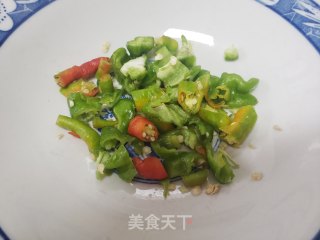 玉米粒炒洋葱土豆的做法步骤：3