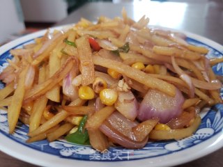 玉米粒炒洋葱土豆的做法步骤：8
