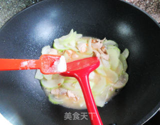 咸鸭蛋炒夜开花的做法步骤：9
