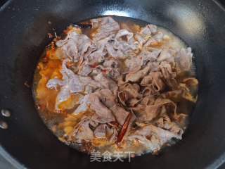 金针菇肥牛汤的做法步骤：7