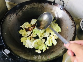 绿甘蓝木耳炒鸡蛋的做法步骤：6